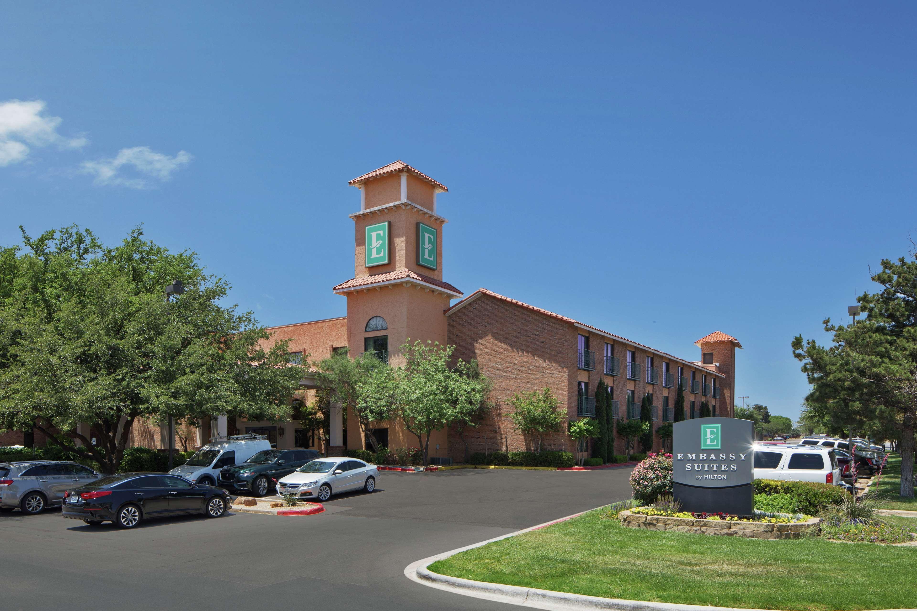 Embassy Suites Лъбък Екстериор снимка