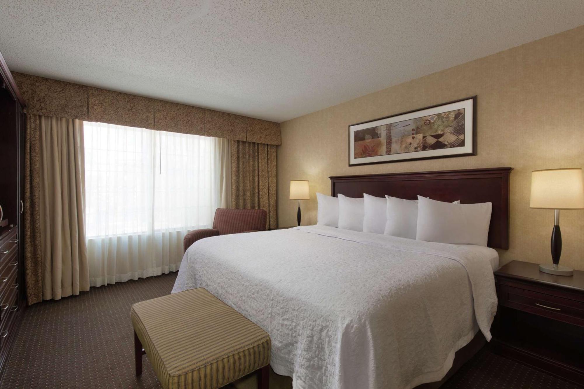 Embassy Suites Лъбък Екстериор снимка