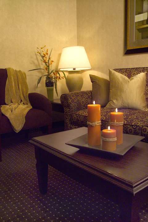 Embassy Suites Лъбък Стая снимка